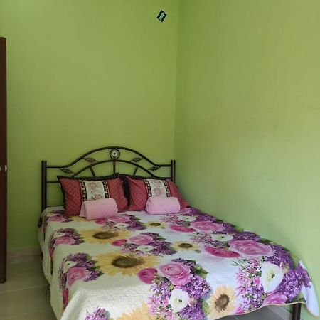 Yasmeen Homestay Kemaman Chukai Ngoại thất bức ảnh