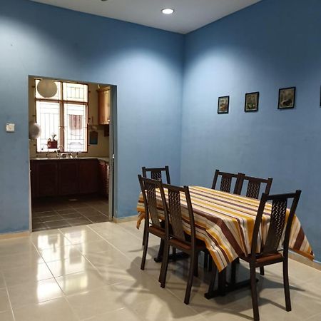 Yasmeen Homestay Kemaman Chukai Ngoại thất bức ảnh