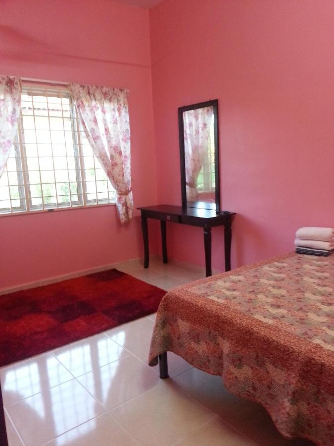 Yasmeen Homestay Kemaman Chukai Ngoại thất bức ảnh